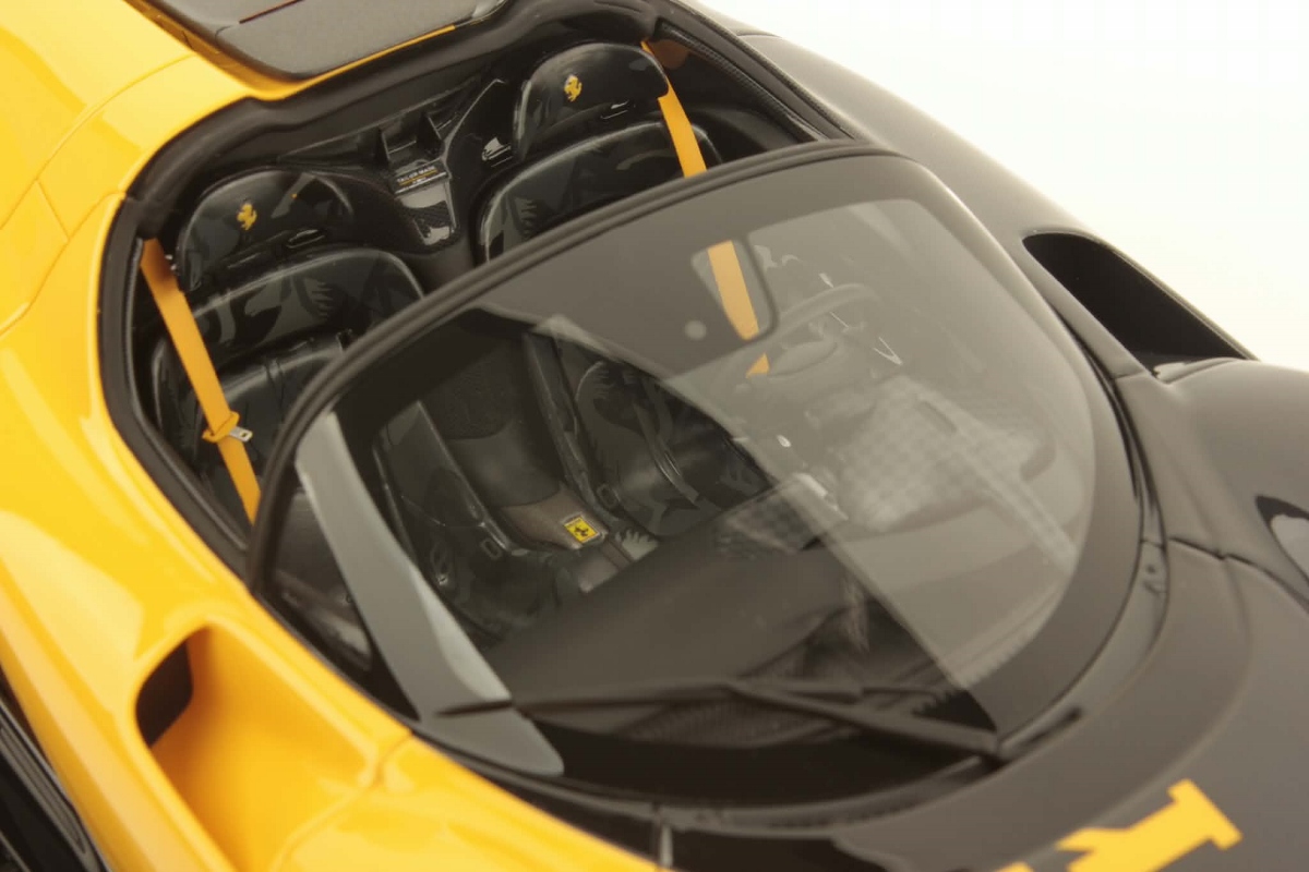 Ferrari Daytona SP3 1:18 - immagine 5