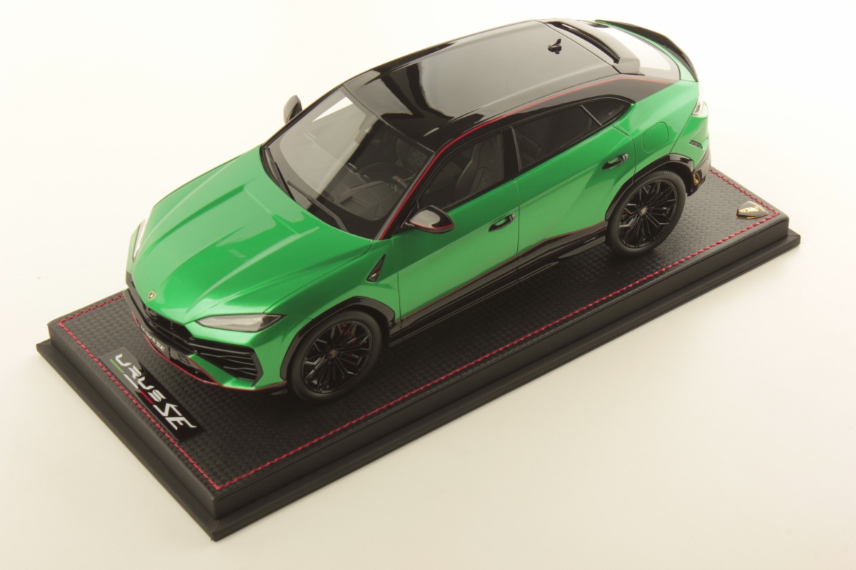 LAMBORGHINI URUS SE TETTONERO CAPSULE 1:18