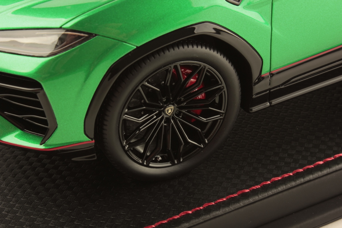 LAMBORGHINI URUS SE TETTONERO CAPSULE 1:18 - immagine 3